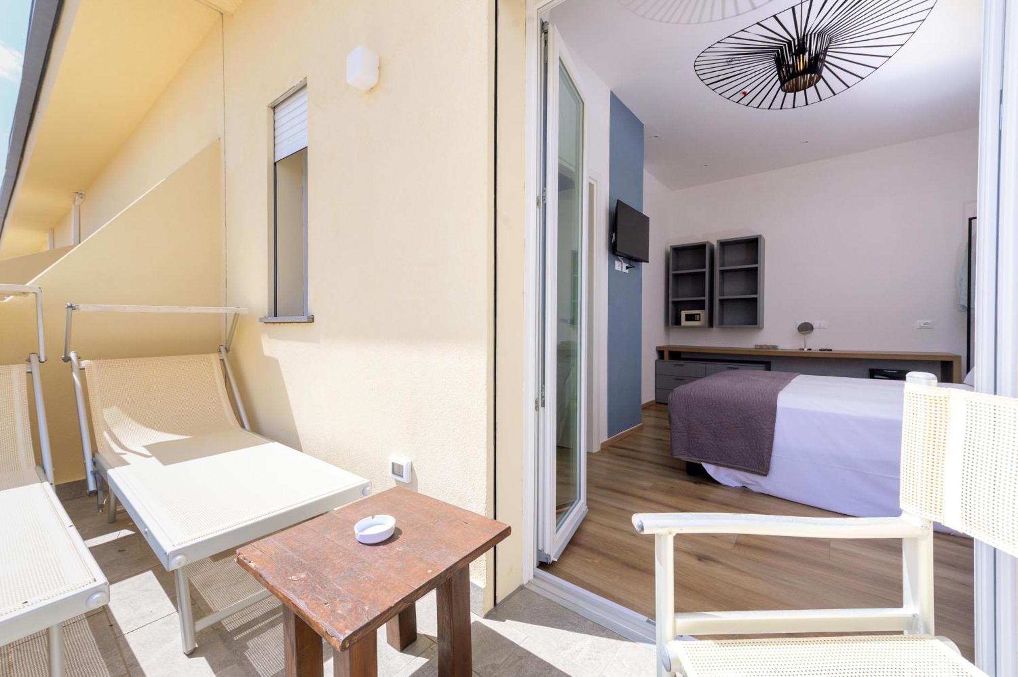Deluxe Double or Twin Room Sea View